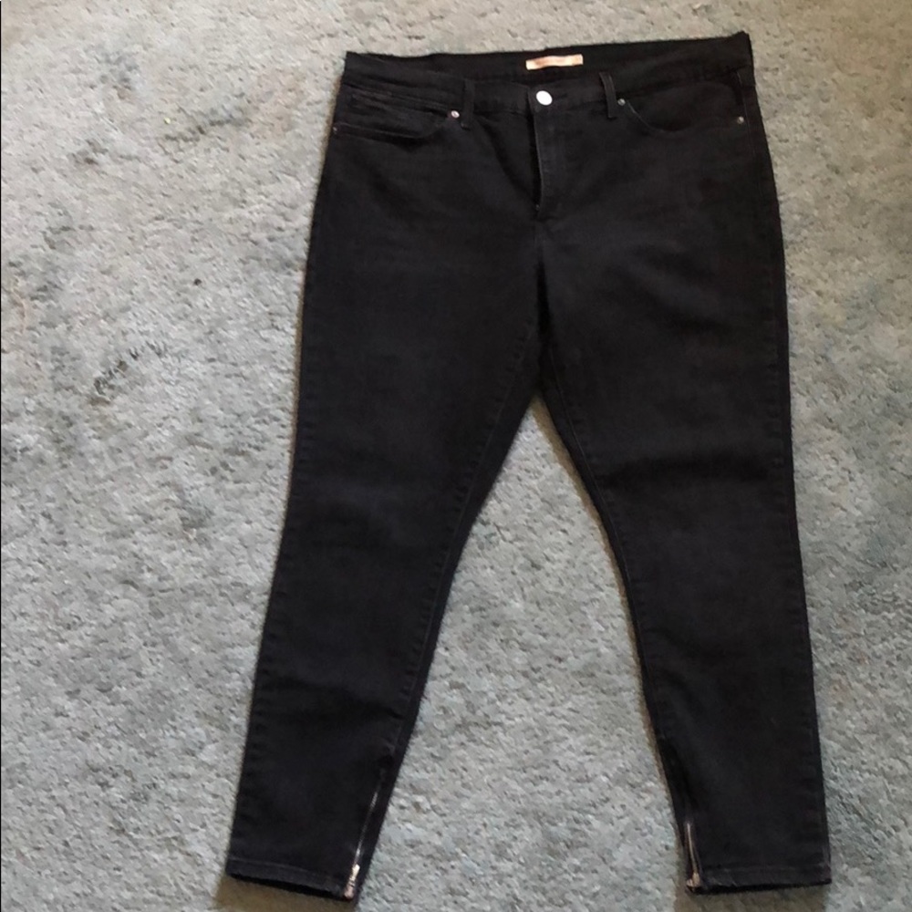 Levi’s 311 Shaping Skinny